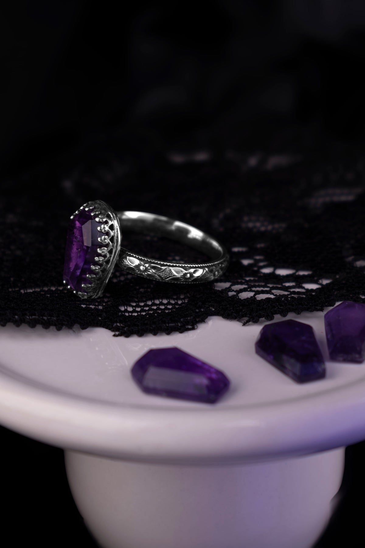 EKRJ1228 Handmade Sterling Silver Amethyst Coffin Ring