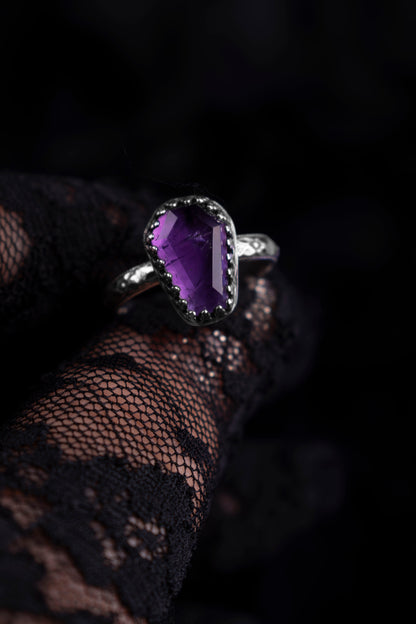 EKRJ1228 Handmade Sterling Silver Amethyst Coffin Ring