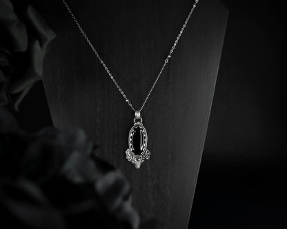 EKRJ560 Deer & Black Onyx Silver Necklace