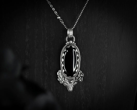 EKRJ560 Deer & Black Onyx Silver Necklace