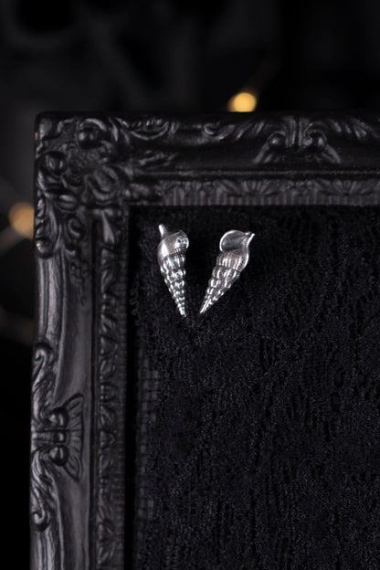 EKRJ684 Handmade Sterling Silver Conch Shell Stud Earrings