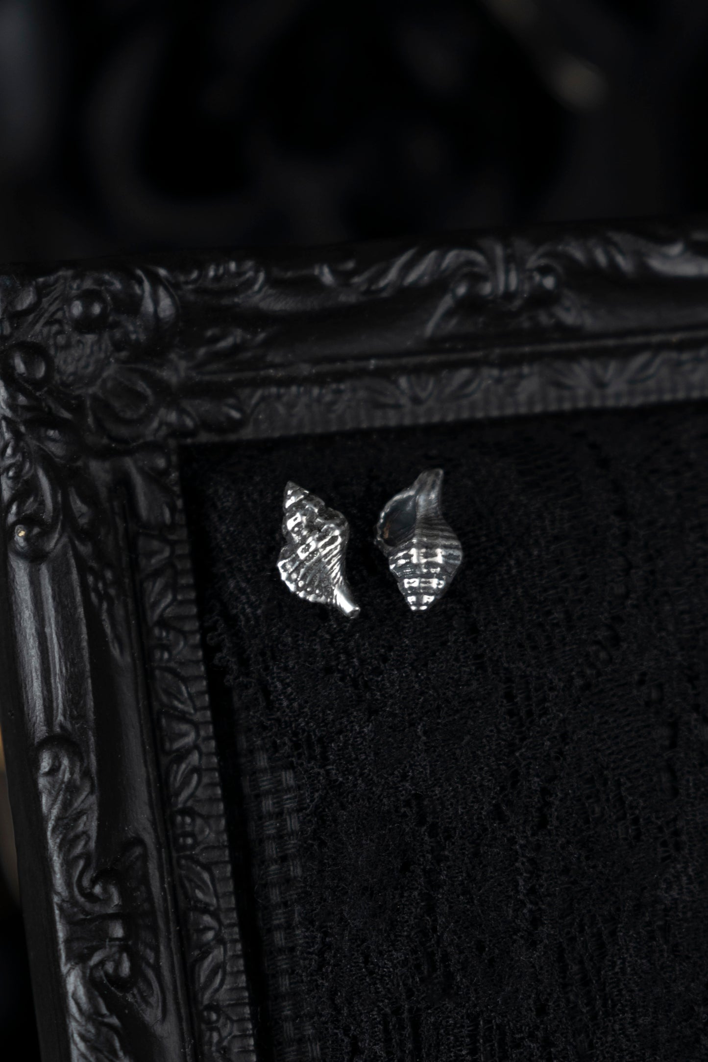 EKRJ685 Handmade Sterling Silver Seashell Stud Earrings