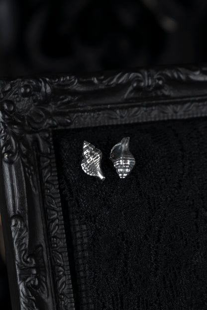 EKRJ685 Handmade Sterling Silver Seashell Stud Earrings