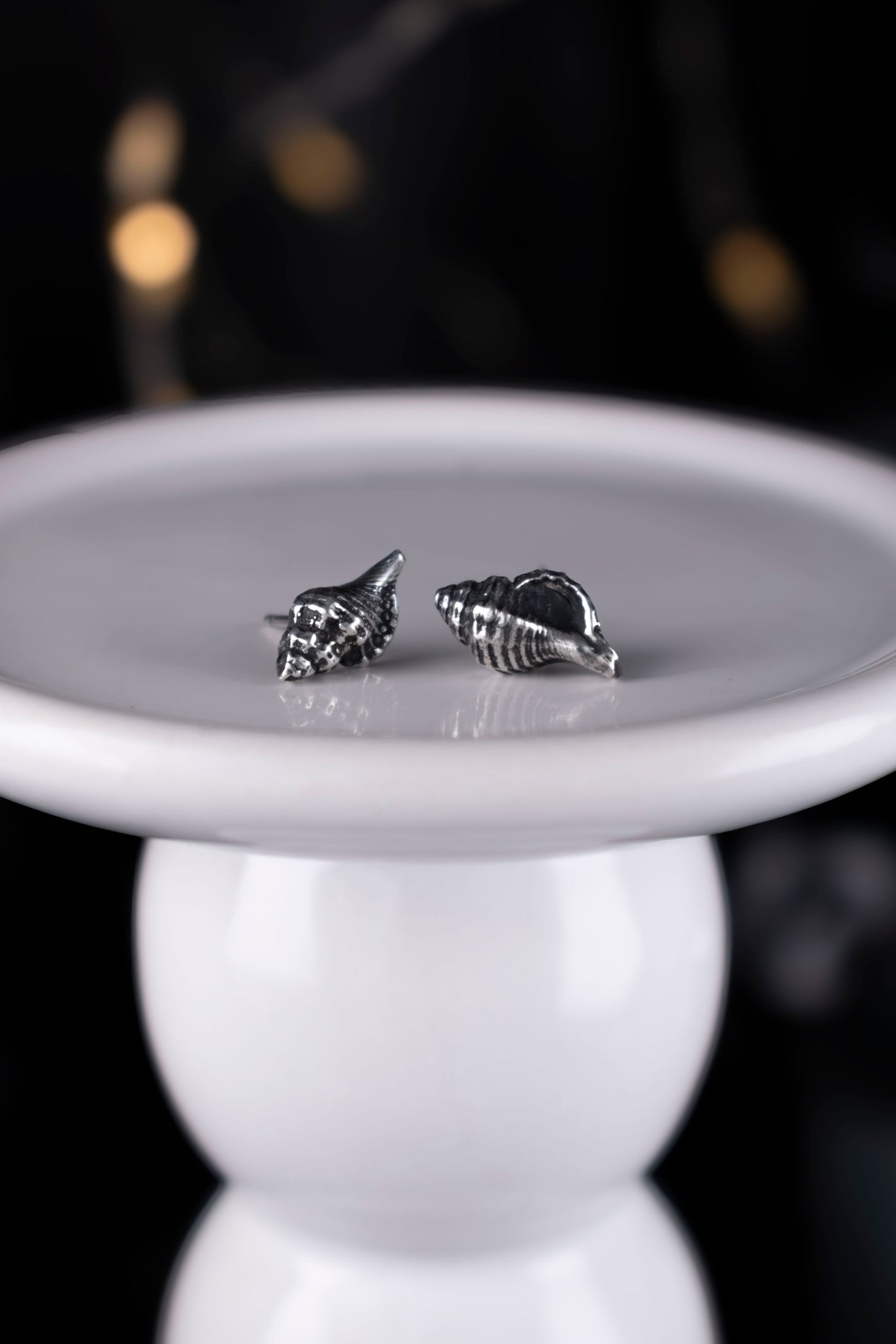 EKRJ685 Handmade Sterling Silver Seashell Stud Earrings