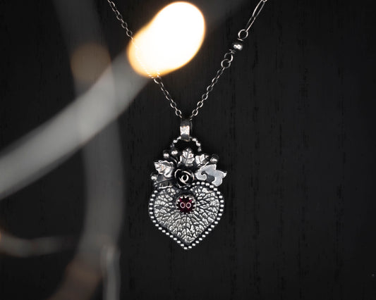 EKRJ748 Heart & Rose Purple Pink Garnet One-of-a-kind Silver Necklace