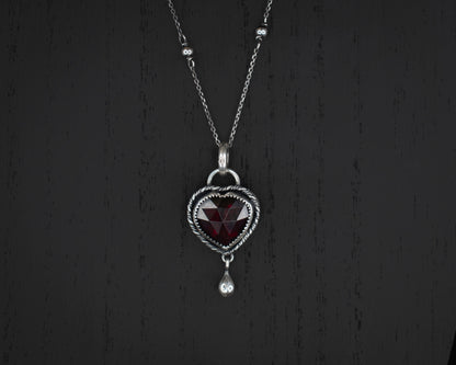 EKRJ768  Rose Cut Heart Shape Natural Garnet One-of-a-kind Silver Necklace