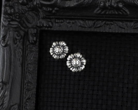 EKRJ773 Handmade Sterling Silver Flower Stud Earrings