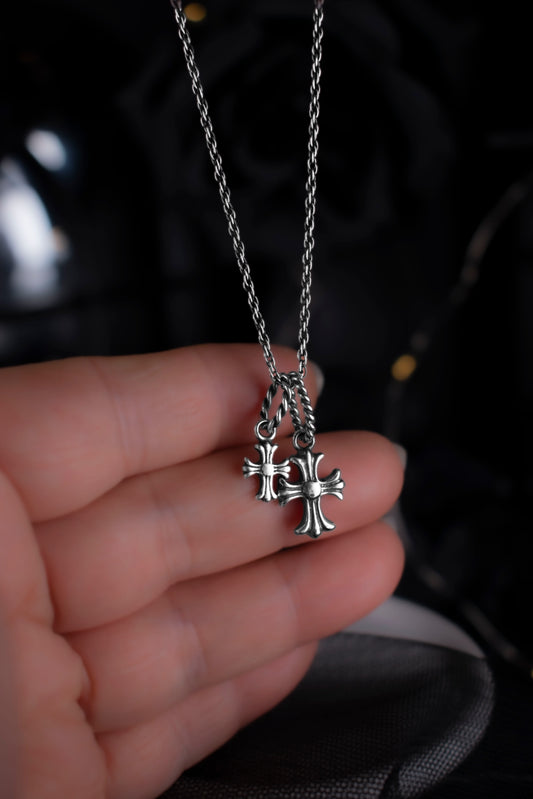EKRJ774_Gothic Cross Silver Necklace