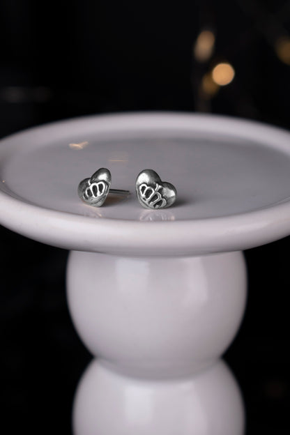 EKRJ778 Handmade Sterling Silver Heart Crown Stud Earrings