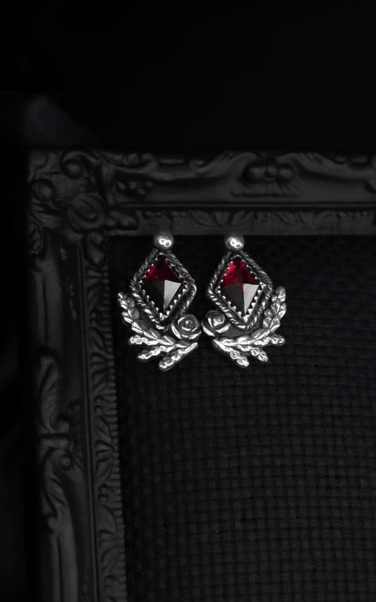 EKRJ782 Diamond Shape Red Garnet Handmade Silver Earrings