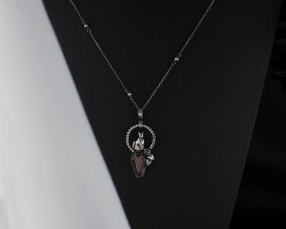 EKRJ794 Coffin Shape Hessonite Garnet & Cat One-of-a-kind Silver Necklace