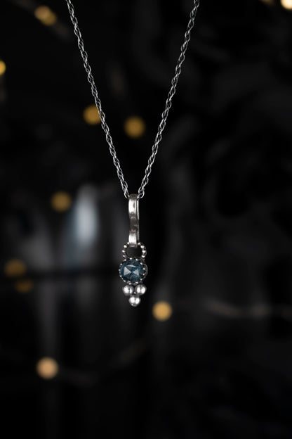 EKRJ806 Teal Moss Kyanite Necklace