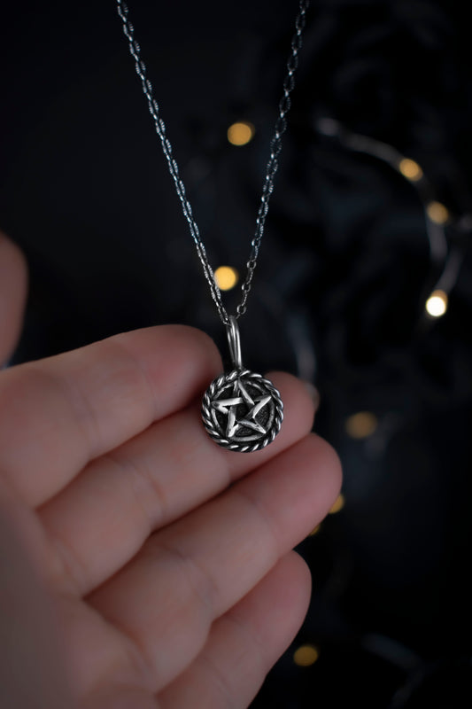 EKRJ1110 Handcrafted Silver Pentagram Pendant Necklace – Artisan Gothic Star Charm Jewelry
