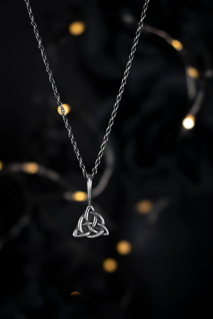 EKRJ1112 Handmade Celtic Trinity Knot Silver Necklace