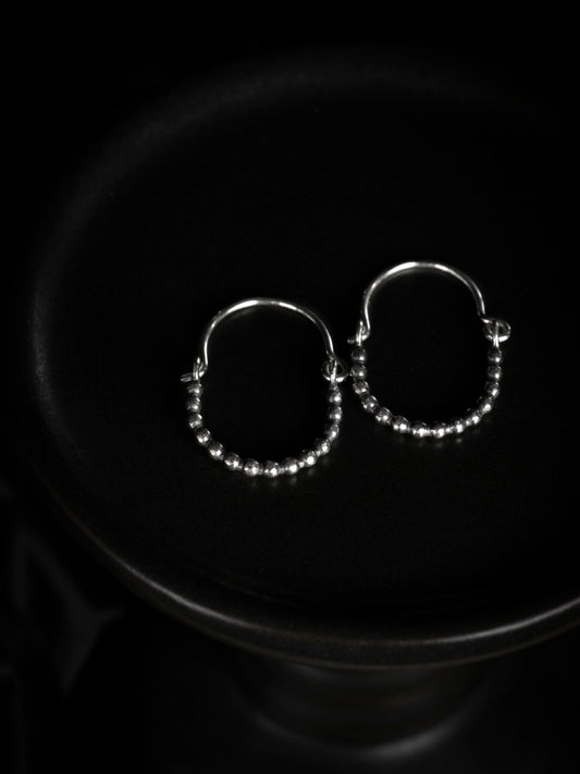 EKRJ928 Beaded Band Hoop Earrings