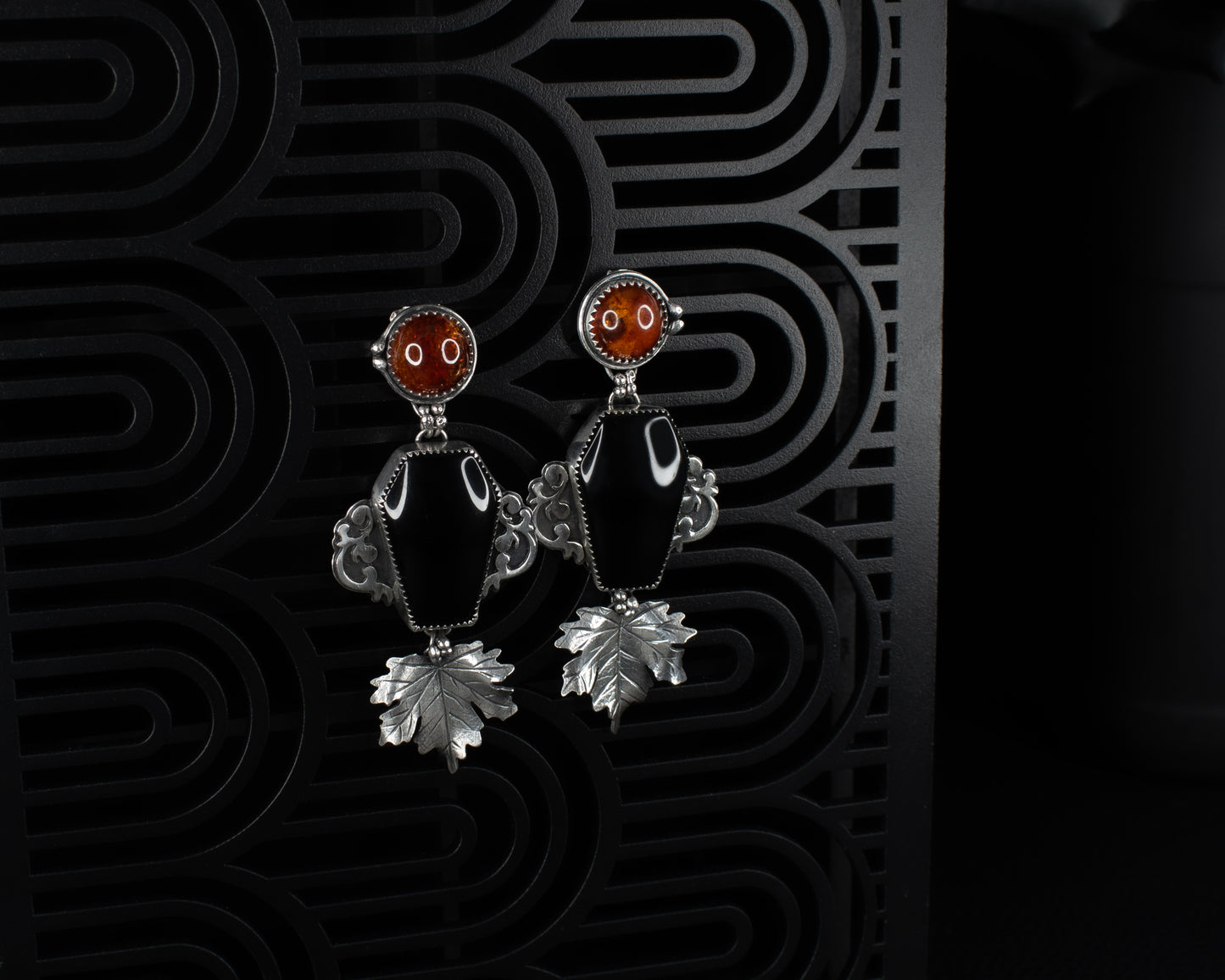 EKRJ648_ Amber & Black Onyx, Maple leaves One-of-a-kind Handmade Silver Earrings