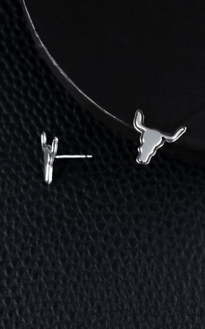 EKRJ720 Tiny Bull Stud Silver Earrings
