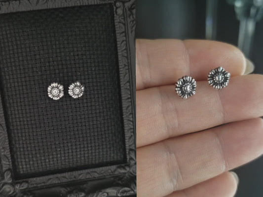 EKRJ773 Handmade Sterling Silver Flower Stud Earrings