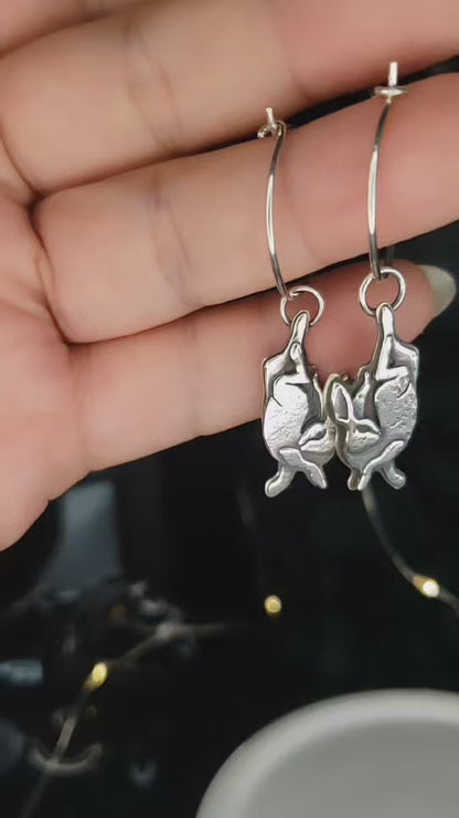 EKRJ980 Hares One-of-a-kind Handmade Silver Hoop Earrings