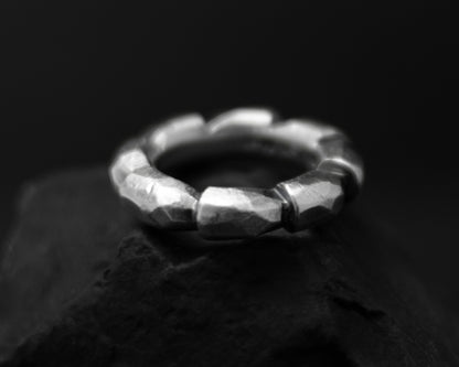 EKRJ420_Size 6_Hand Carved 999fine Silver Ring