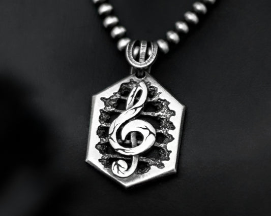 EKRJ348_Treble Clef Handmade Silver Necklace