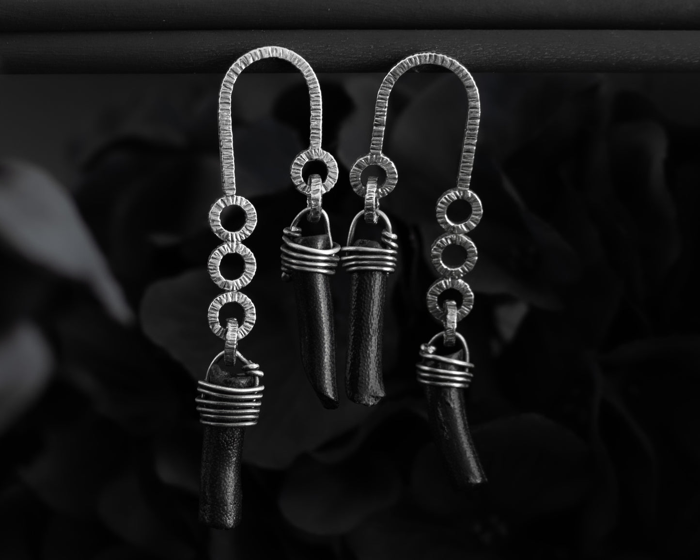 EKRJ395_Black Coral Stick Beads One-of-a kind Handmade Silver earrings
