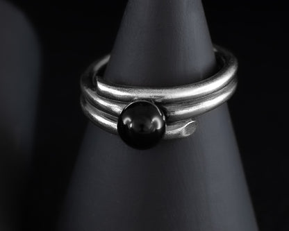EKRJ432_Size 6 Black Onyx Ball Silver Twist Ring
