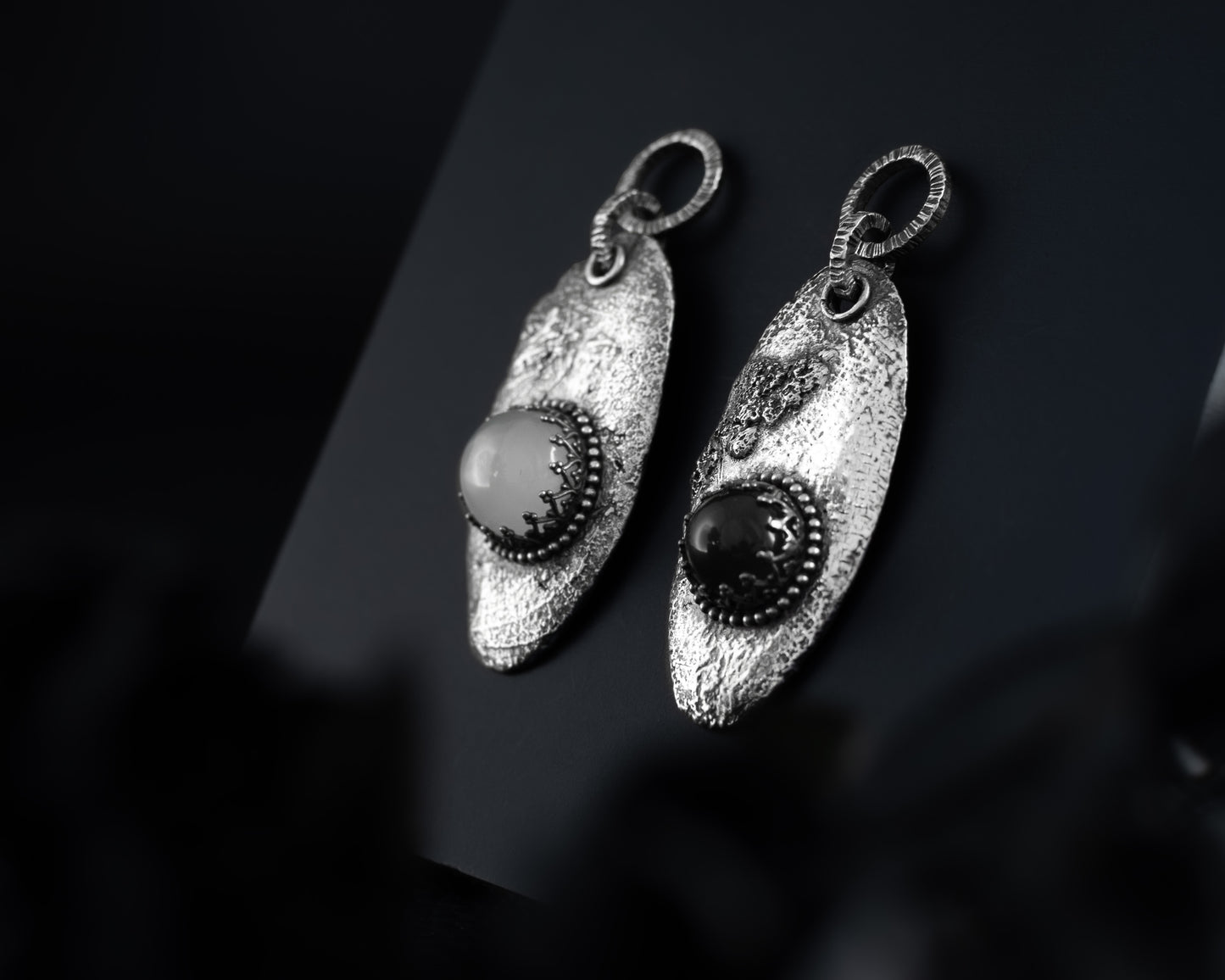 EKRJ452_Moonstone & Smoky Quartz One-of-a-kind Bold Silver Earrings
