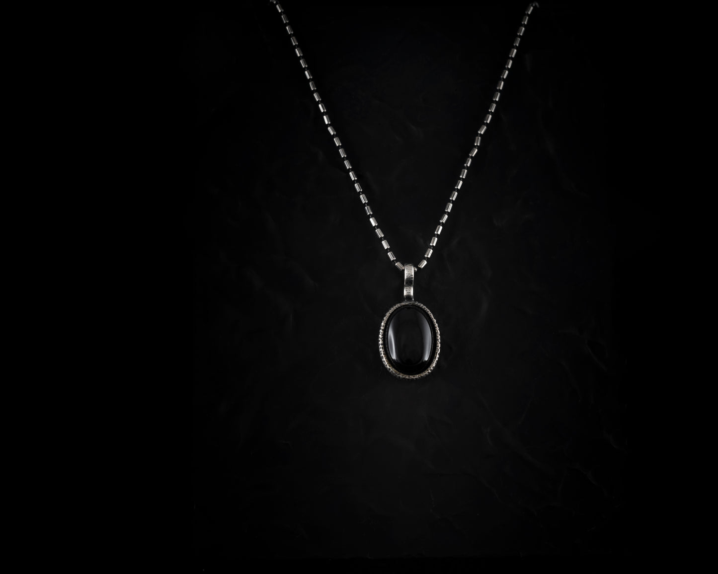 EKRJ341_Black Onyx & Silver Necklace