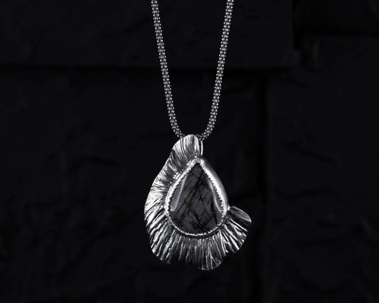 EKRJ481_Black Rutilated Quartz Necklace