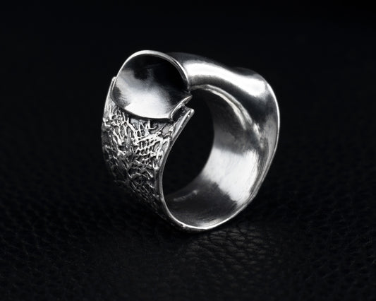 EKRJ446_Size 7 _Curly Cue Ribbon Silver Ring