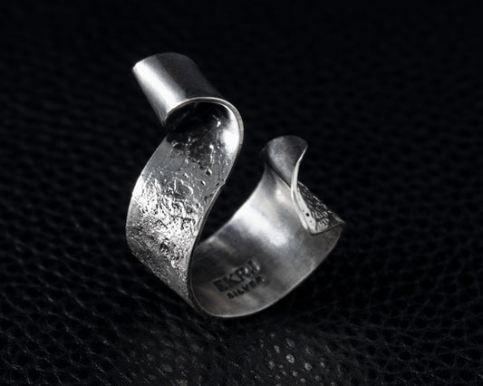EKRJ552_Size 6~9_Curly Cue Ribbon Silver Ring