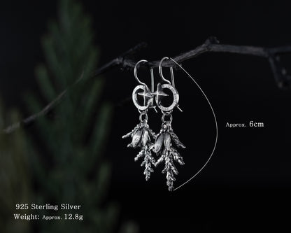 EKRJ582_Silver Green Cedar Leaves And Flowers Unique Earrings