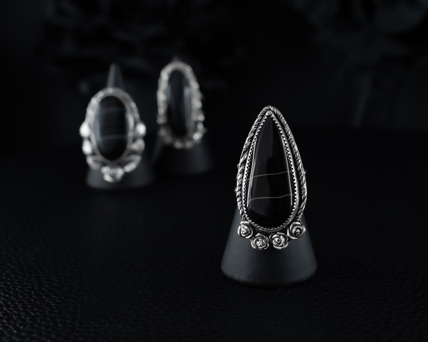 EKRJ614_Fits 6~6.5_Black Onyx Rose Silver Ring