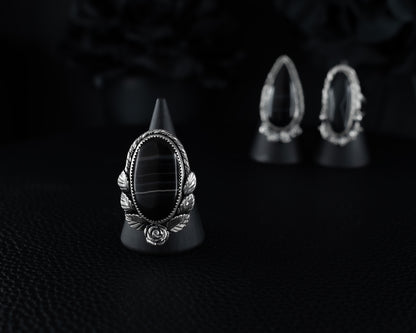 EKRJ615_Fits 9~10_Black Onyx Rose and Leaves Silver Ring