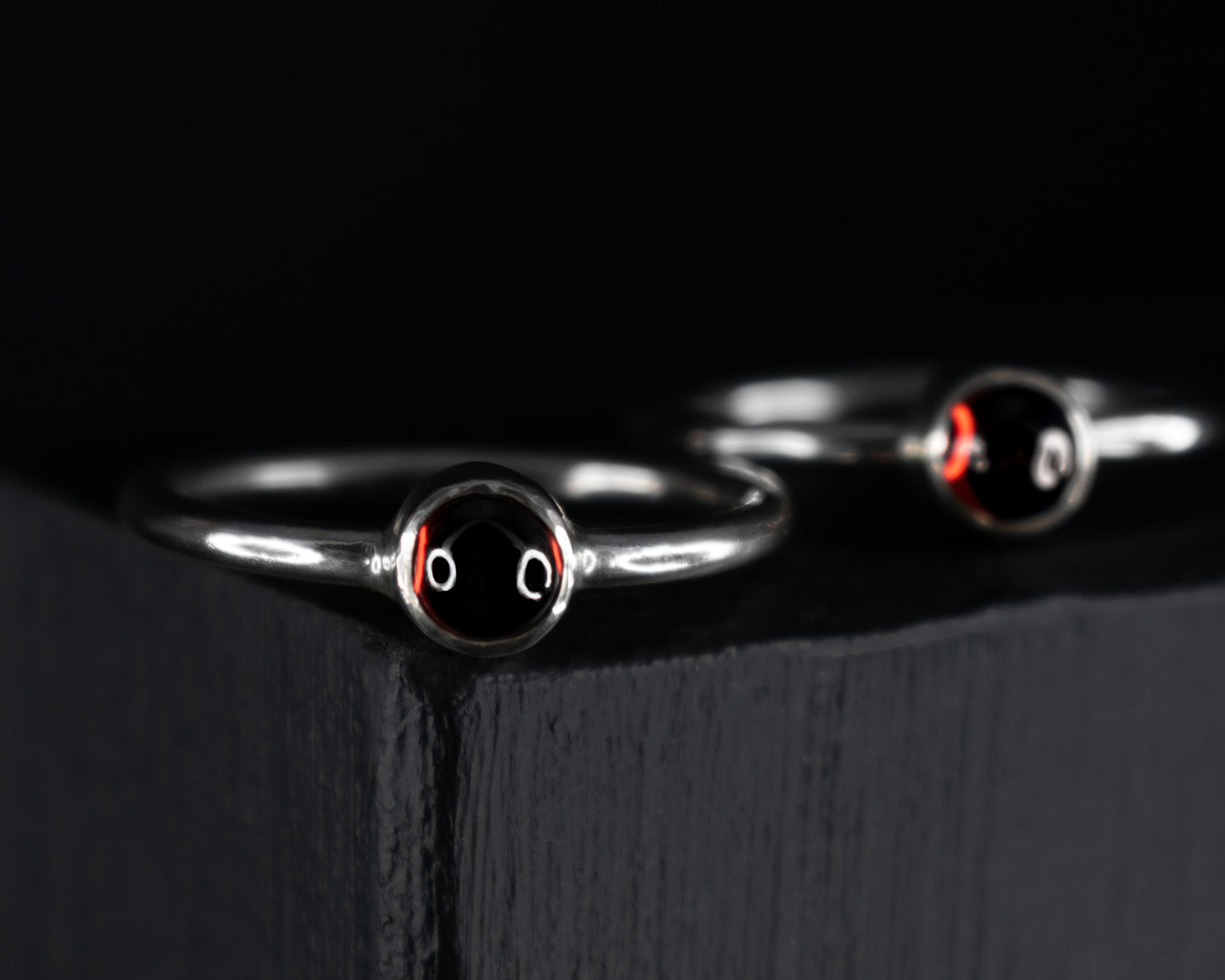 EKRJ619_ All Size_Natural Red Garnet Minimalist Silver Ring