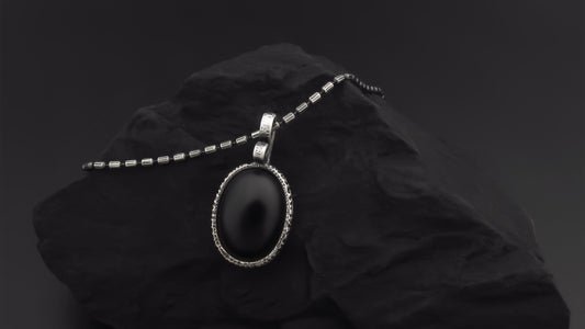 EKRJ341_Black Onyx & Silver Necklace