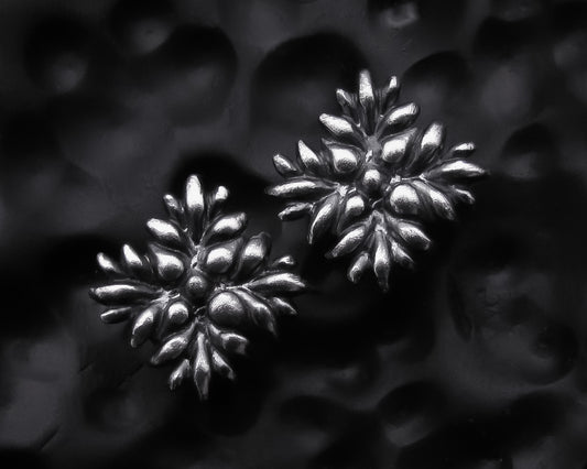 EKRJ372 Chrysanthemum One-of-a kind Handmade silver earrings