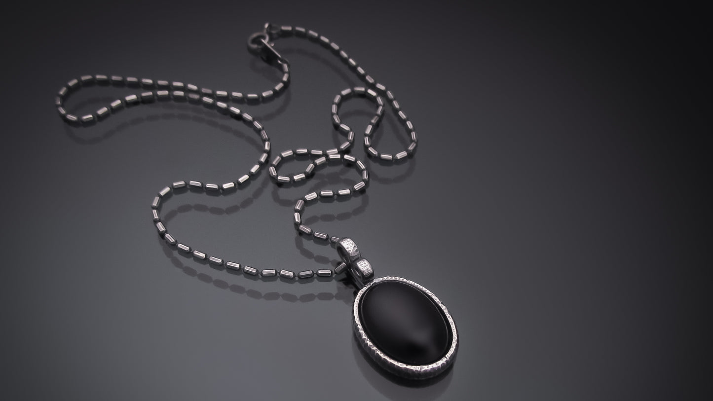 EKRJ341_Black Onyx & Silver Necklace